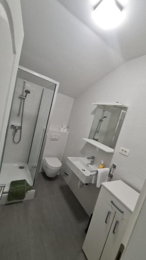 Apartmani Dami Novalja Exterior photo